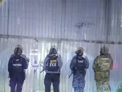 Tras operativo hallan bodega con 30 autos