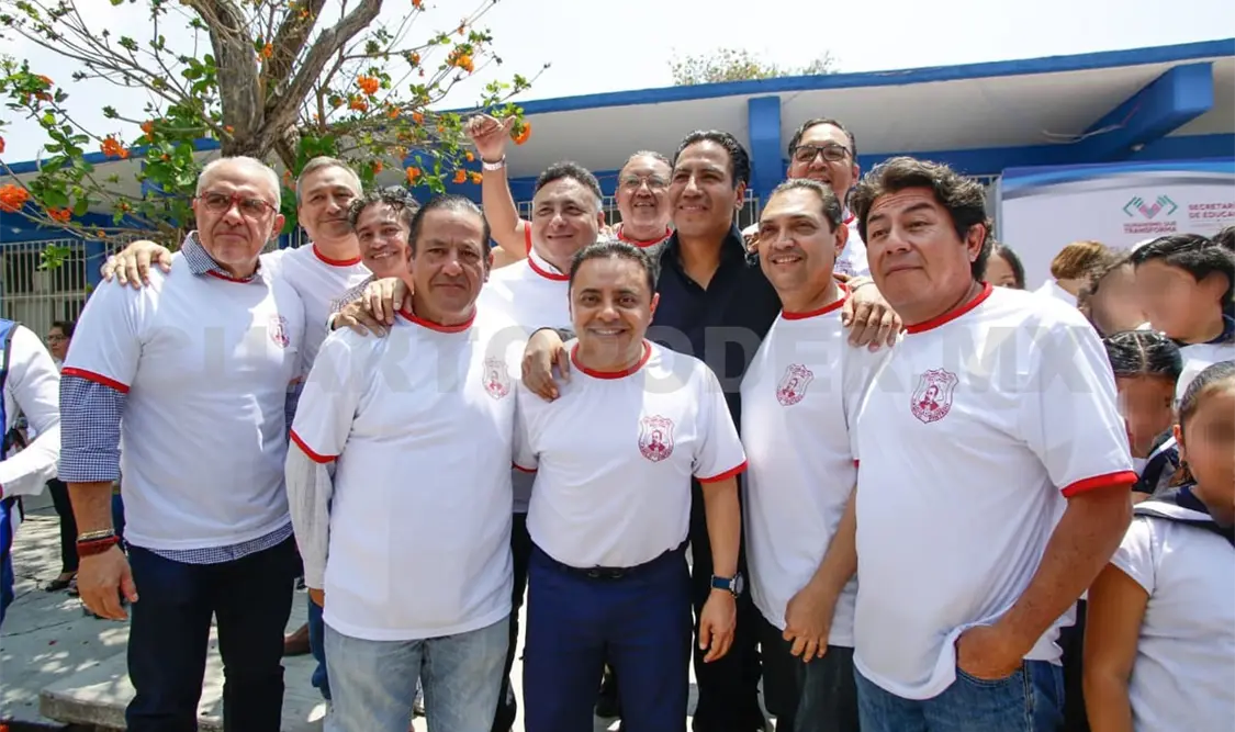 Moreno Guillén participó en un evento que reunió a estudiantes, profesorado y generaciones egresadas de la Escuela. CP
