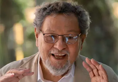 Élmer Mendoza recibe galardón Élmer Mendoza recibe galardón