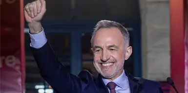 Izquierda conserva bastiones clave