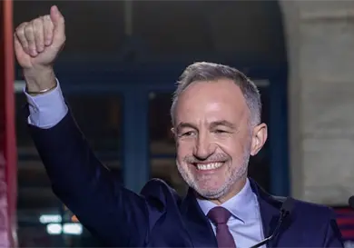 Izquierda conserva bastiones clave