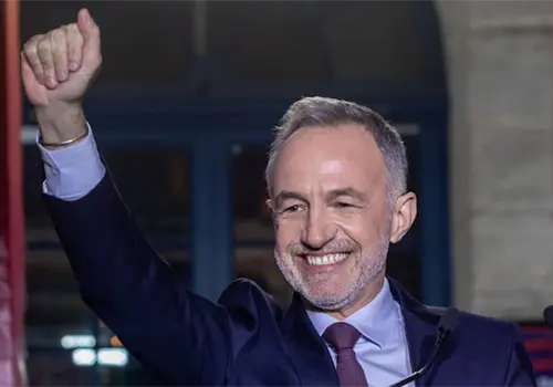 Izquierda conserva bastiones clave