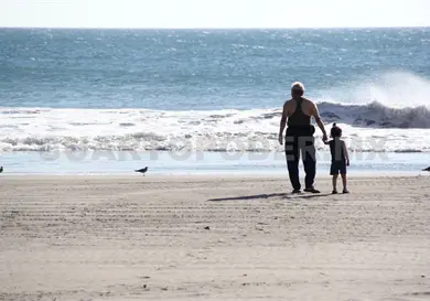 Pobladores piden mantener las playas limpias
