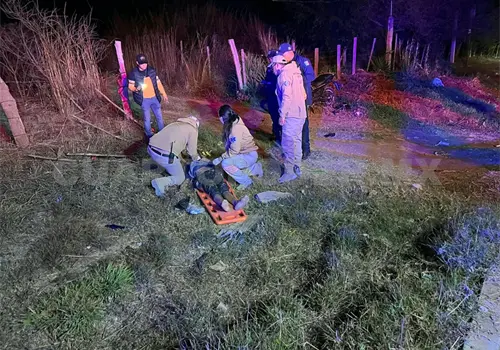 Motociclista grave al derrapar de madrugada Motociclista grave al derrapar de madrugada