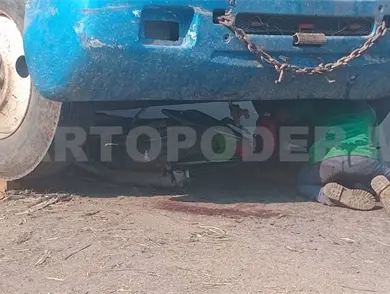 Cami&oacute;n ca&ntilde;ero impacta a motocicleta