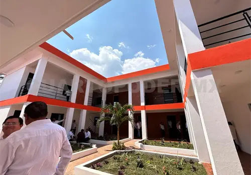 Habr&aacute; atenci&oacute;n digna para maestros: secretario