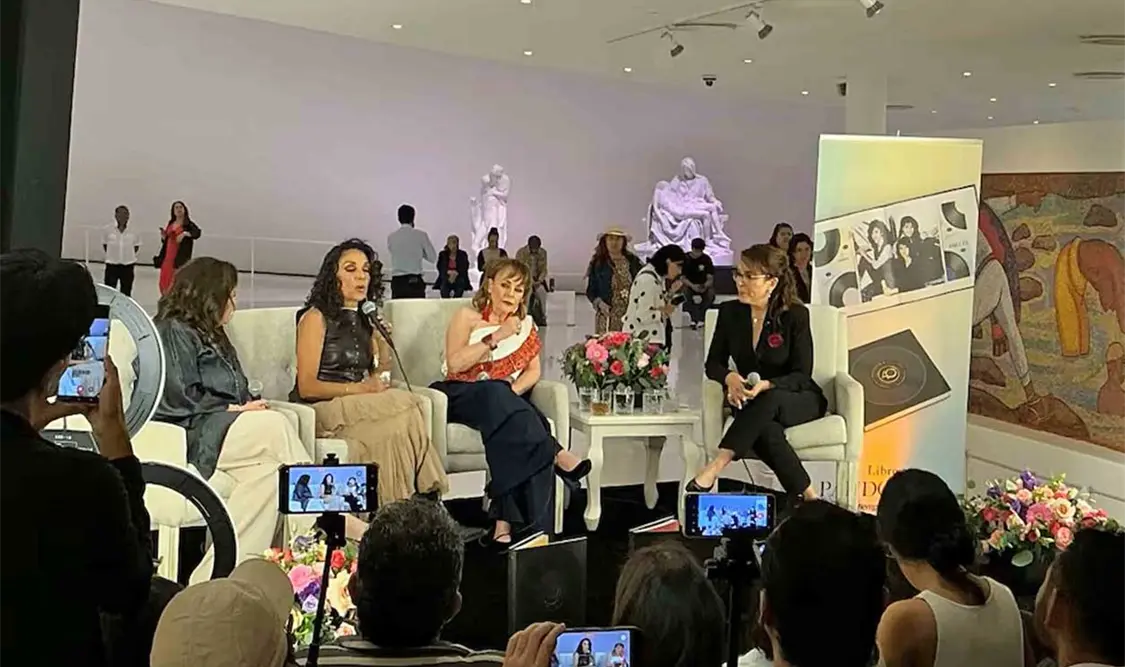 Pandora reconstruye su historia