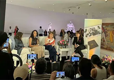 Pandora reconstruye su historia Pandora reconstruye su historia