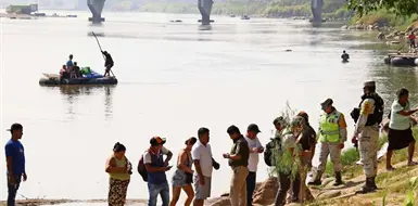 Con un corrido, llaman a migrantes a autodeportarse