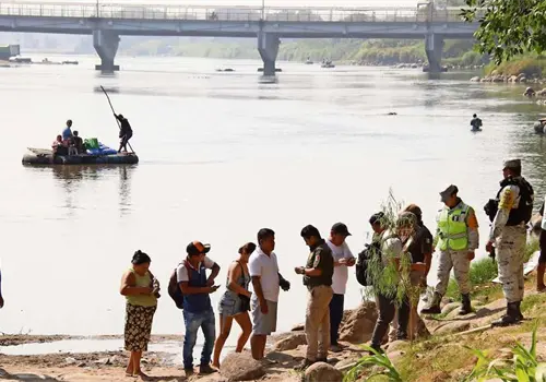 Con un corrido, llaman a migrantes a autodeportarse