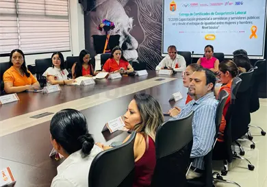 Certifican a servidores públicos de la SE Certifican a servidores públicos de la SE