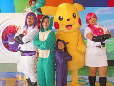 Memo y Max celebran con Pok&eacute;mon