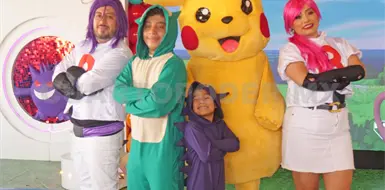 Memo y Max celebran con Pokémon Memo y Max celebran con Pokémon