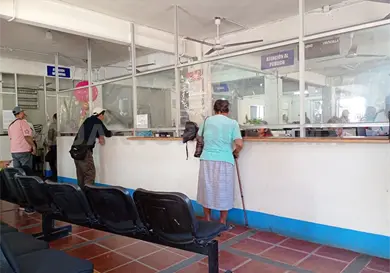 Laboran bajo protesta en hospital del Issste