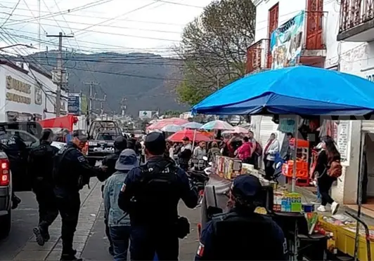 Pelean en la calle por disputa comercial