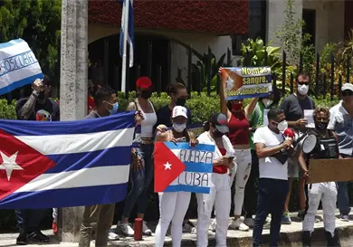 Cubanos comparten la realidad de su país Cubanos comparten la realidad de su país