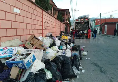 Trabajadores de limpia se fueron a huelga Trabajadores de limpia se fueron a huelga