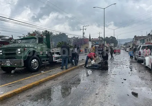 Explosión de pólvora en una peregrinación Explosión de pólvora en una peregrinación