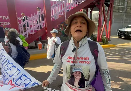 Madres buscadoras protestan cerca de estadio Banorte