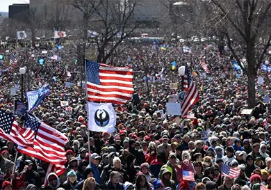 Marchan contra Trump en su propio país y el mundo Marchan contra Trump en su propio país y el mundo