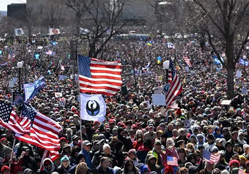 Marchan contra Trump en su propio pa&iacute;s y el mundo