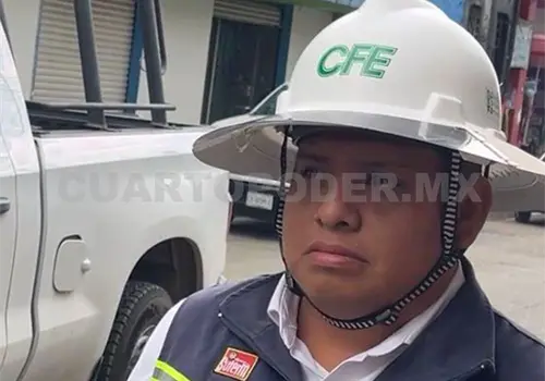 Retienen a t&eacute;cnicos de CFE por falta de luz