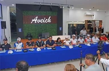 Pilotos participan en Meet & Greet de Grupo Aveich