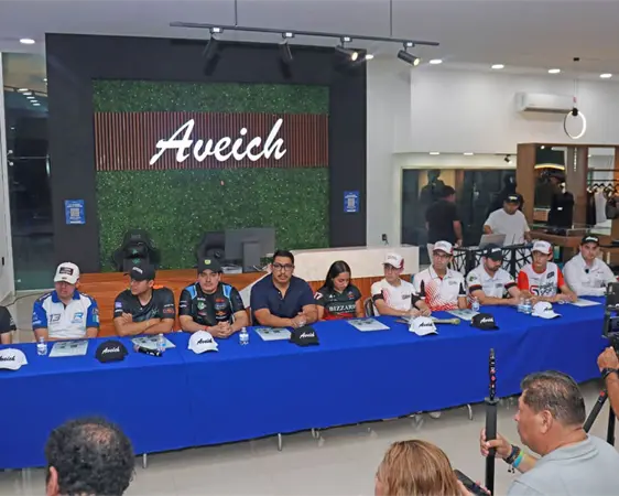 Pilotos participan en Meet & Greet de Grupo Aveich