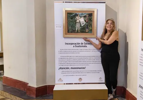 &Aacute;ngela Tlanextli dona obra al Mutap