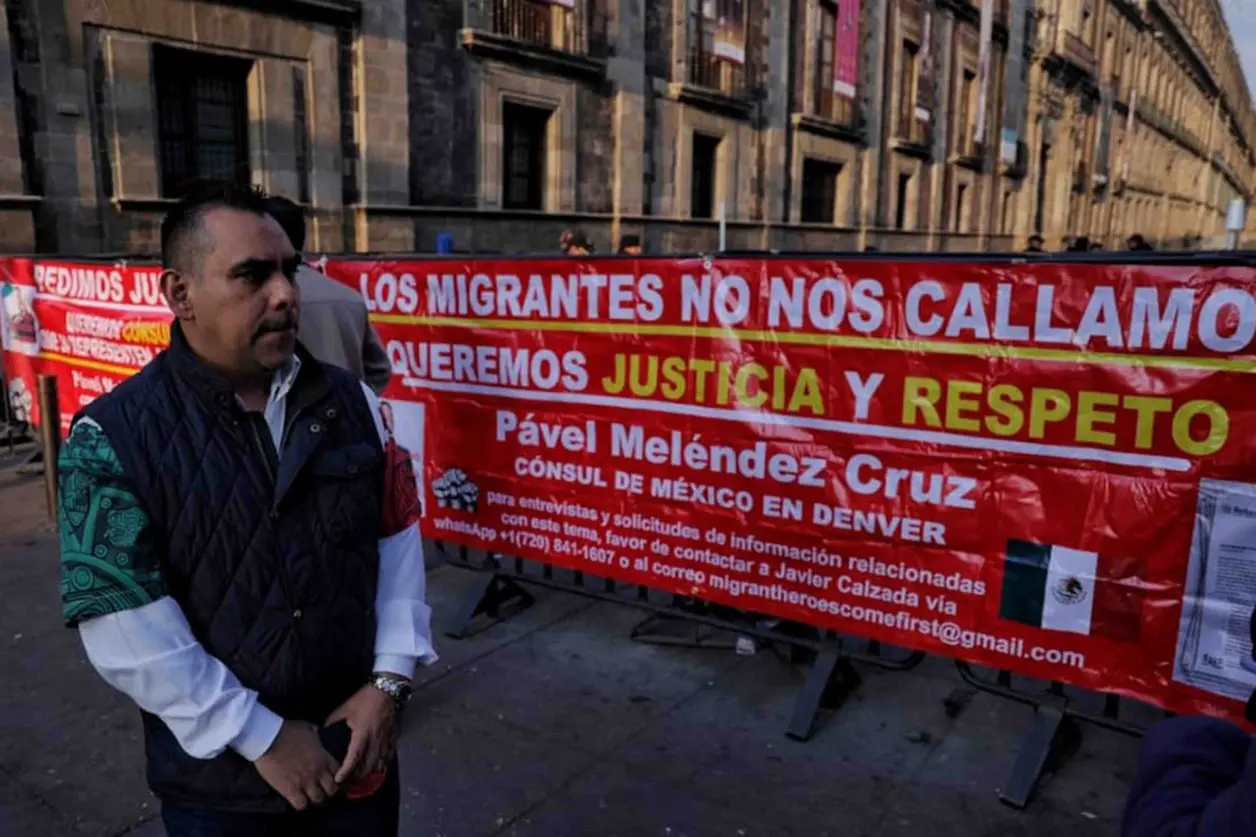 Denuncian migrantes maltrato en consulado