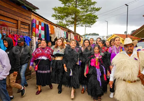 Olimpia Coral Melo visit&oacute; San Juan Chamula