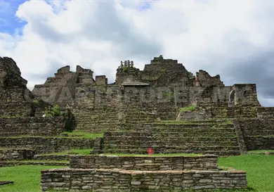 Toniná, joya del mundo maya: secretario Toniná, joya del mundo maya: secretario