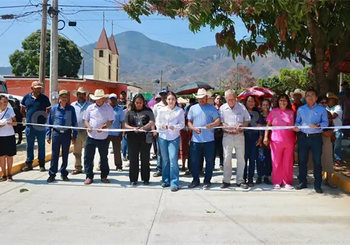 Inaugura Valeria Rosales calle de Nuevo M&eacute;xico