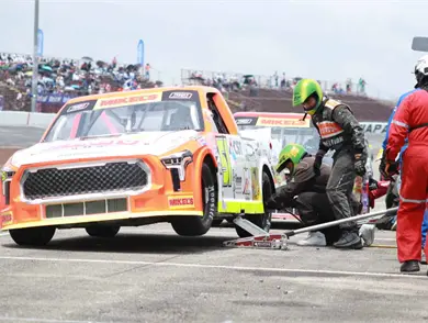 Victoria &eacute;pica para Carlos Novelo