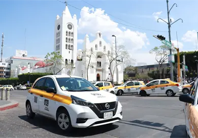 Con bloqueo, taxistas piden la salida de Didi