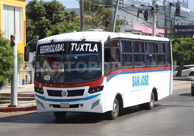 Camiones de Berrioz&aacute;bal afectan la econom&iacute;a