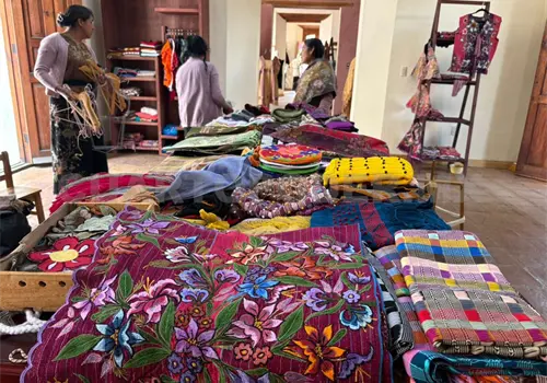 Artesan&iacute;as regresan para enamorar a visitantes