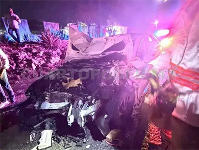 Familia lesionada en carreterazo nocturno Familia lesionada en carreterazo nocturno