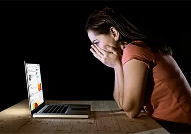 Sentencian a prisi&oacute;n a mujer por ciberacoso