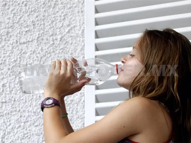 Buena hidratación para prevenir golpes de calor Buena hidratación para prevenir golpes de calor