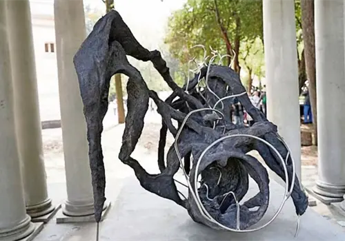 Camilla Alberti crea desde las ruinas