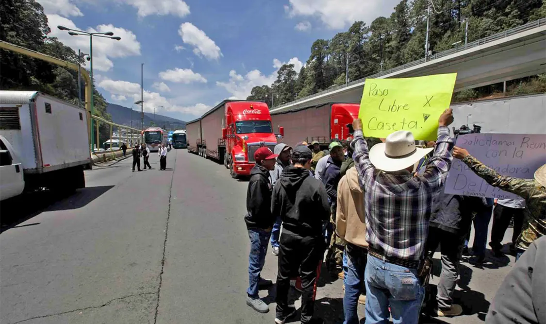 La protesta que generó caos tuvo lugar en la caseta de la autopista México-Toluca. El Universal