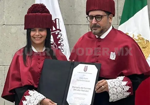 Manuela Obrador recibe Doctorado Honoris Causa