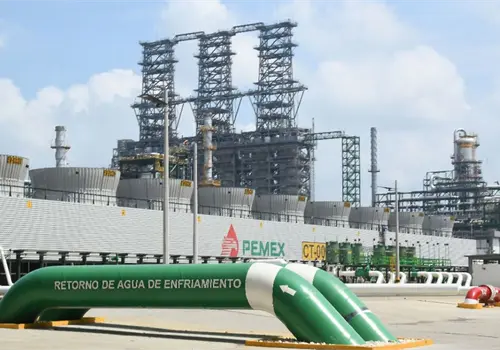Niega Pemex fuga de gas en refiner&iacute;a Dos Bocas