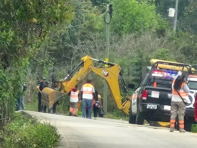 Retiran topes del tramo Oxchuc-Ocosingo Retiran topes del tramo Oxchuc-Ocosingo