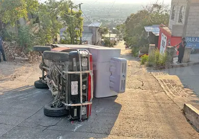 Se va de reversa en rampa a acceso de Patria Nueva