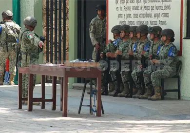 Ofrecen vacantes en las fuerzas armadas