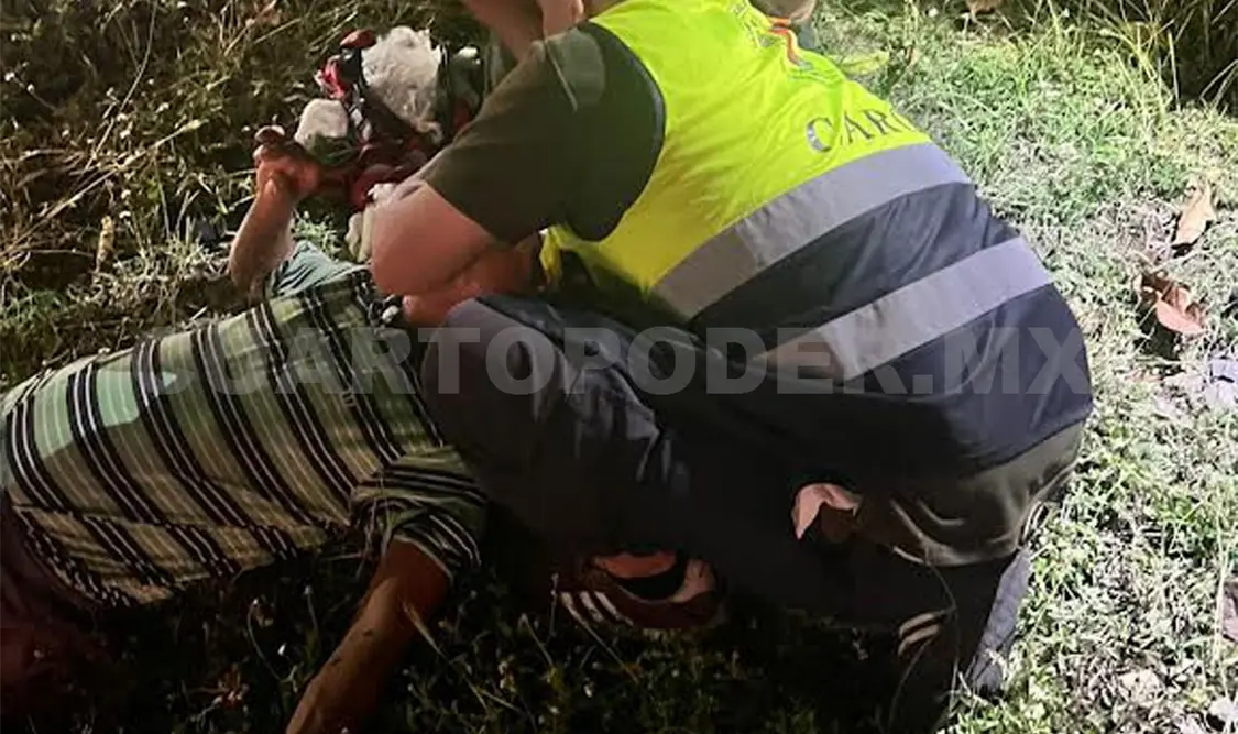 Ciclista no iba en sus cinco sentidos y se fue al dren. Víctor Sánchez / CP