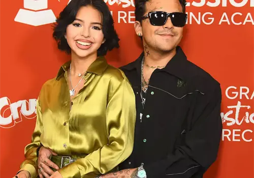 Nodal tiene su propio ángel Nodal tiene su propio ángel