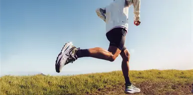 &iquest;Qu&eacute; pasa si corres con tenis desgastados?